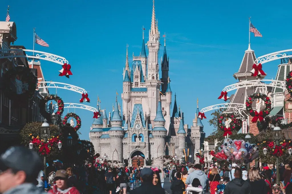 Gdzie jest Disneyland? Praktyczny przewodnik po lokalizacjach parków Disneyland na świecie